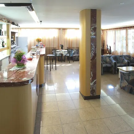 Giunchi Hotel 3*