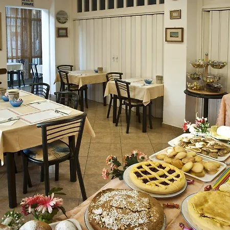 Giunchi Hotel 3*