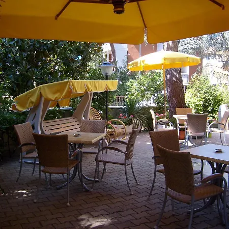Giunchi Hotel 3*