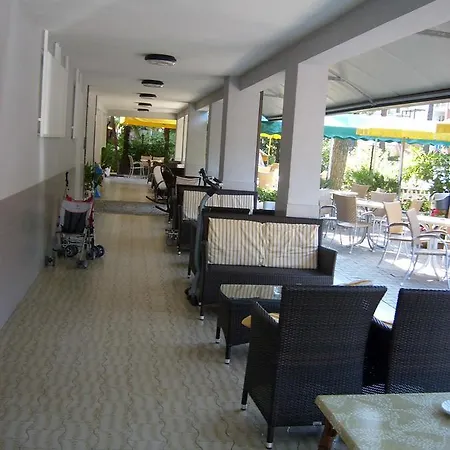 Giunchi Hotel 3*
